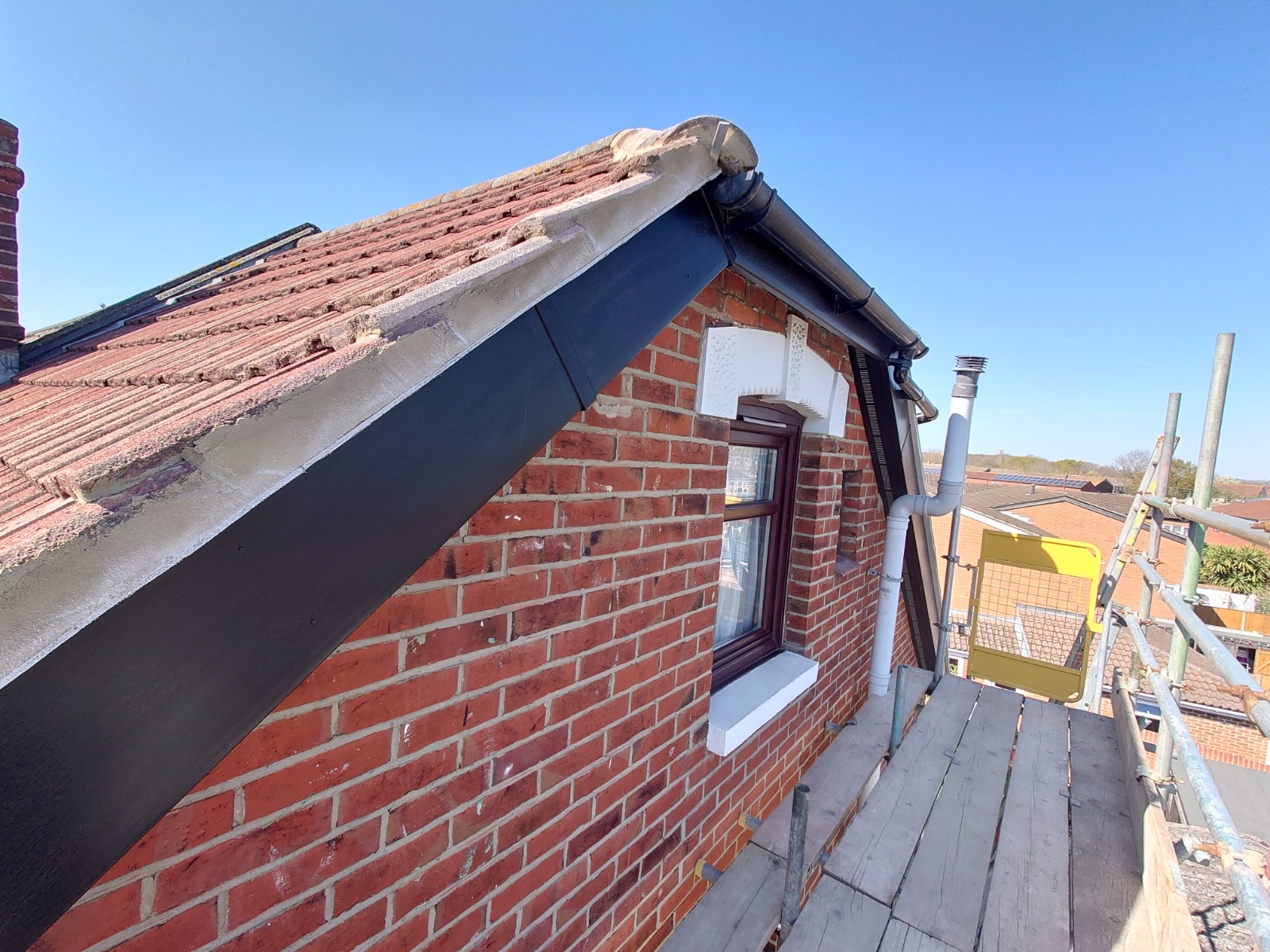 New fascia, soffit and guttering fitted by HDS